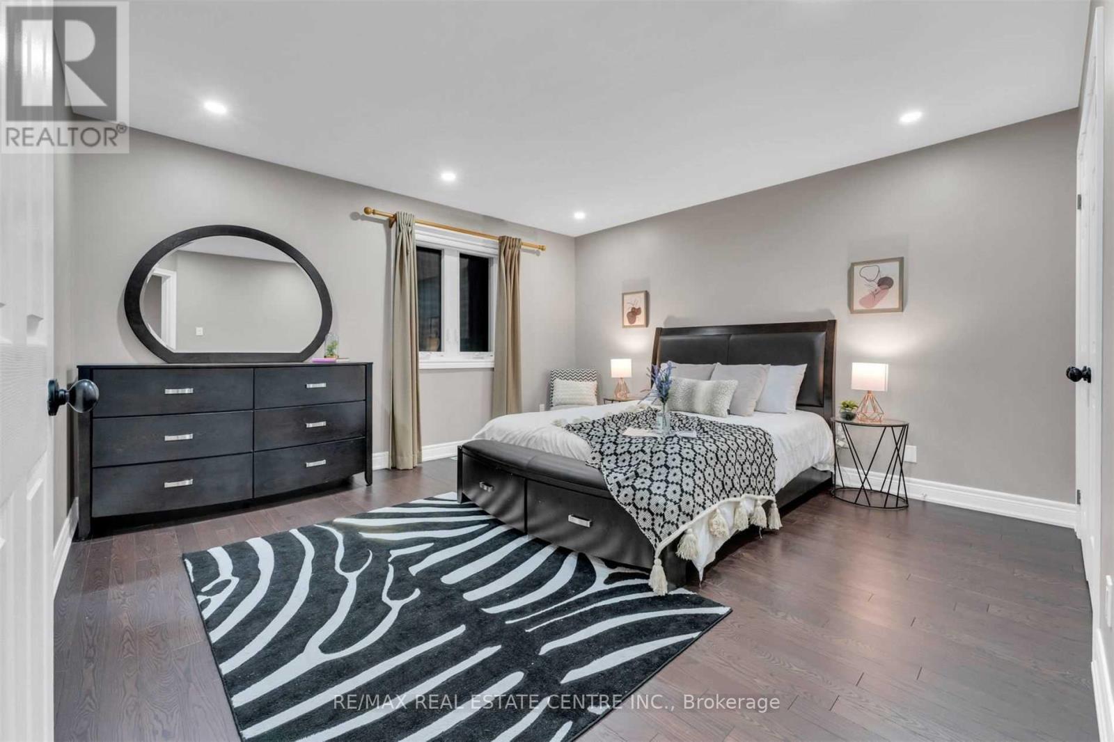 11135 Menzies Court, Milton (Brookville/haltonville), Ontario  L0P 1B0 - Photo 24 - W12949558