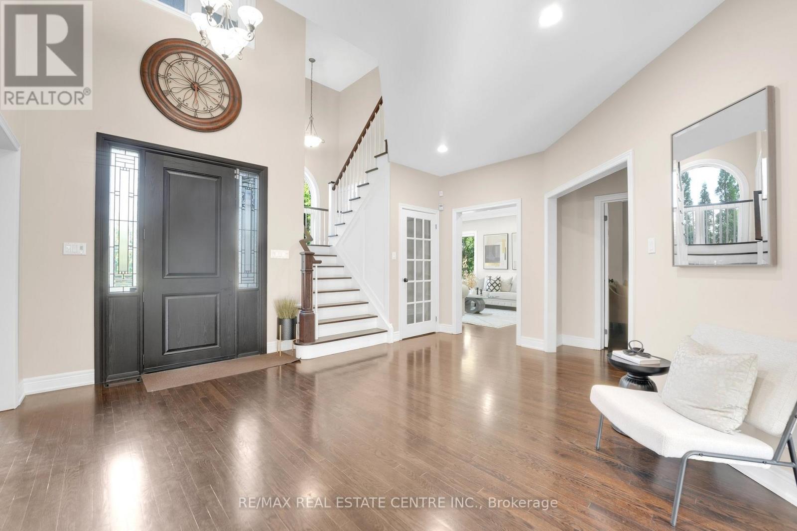 11135 Menzies Court, Milton (Brookville/haltonville), Ontario  L0P 1B0 - Photo 6 - W12949558