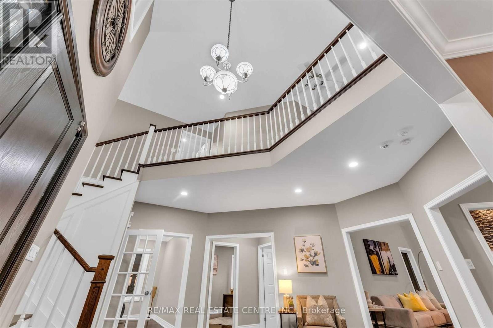 11135 Menzies Court, Milton (Brookville/haltonville), Ontario  L0P 1B0 - Photo 7 - W12949558