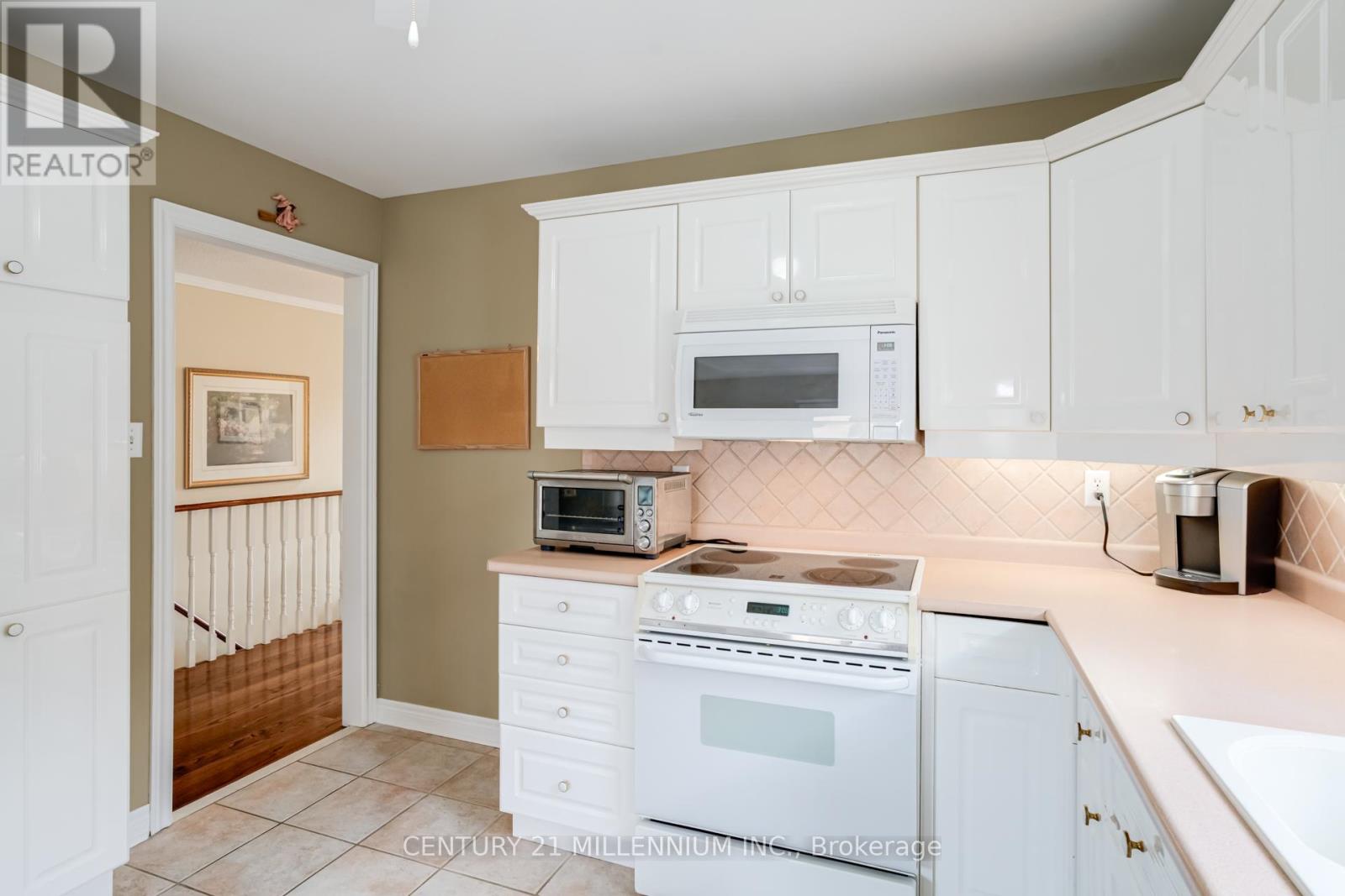 93 Samuel Crescent, Halton Hills (Georgetown), Ontario  L7G 5J3 - Photo 15 - W12951064