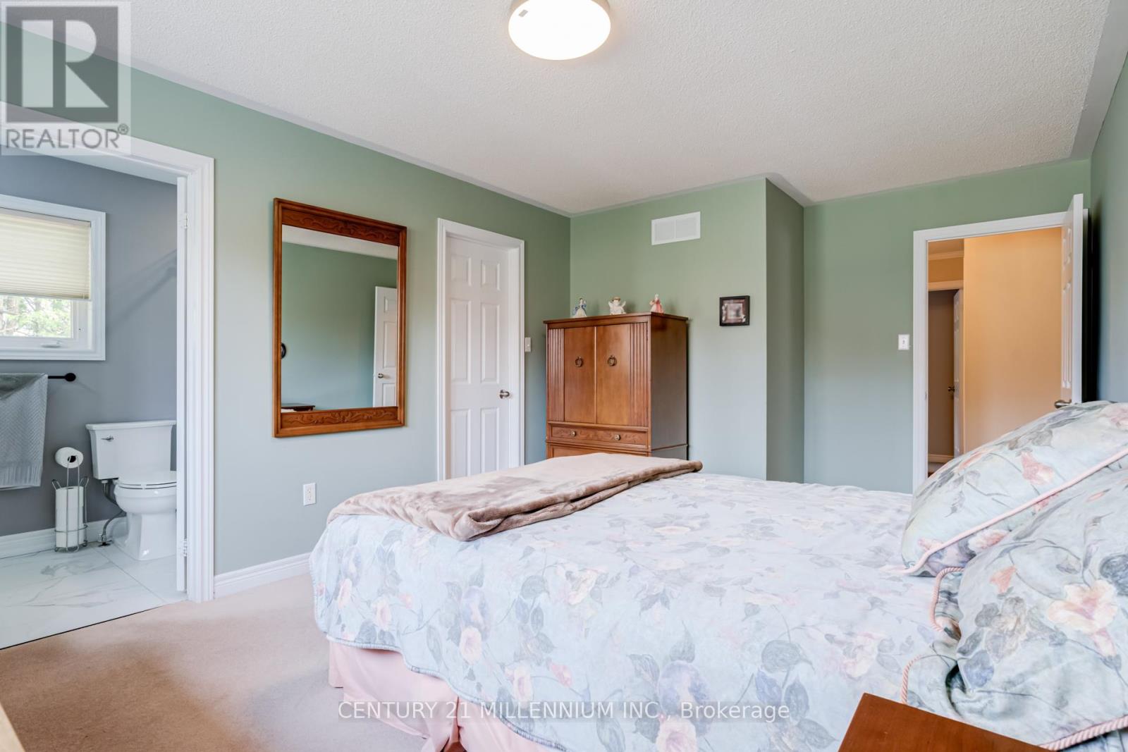 93 Samuel Crescent, Halton Hills (Georgetown), Ontario  L7G 5J3 - Photo 17 - W12951064