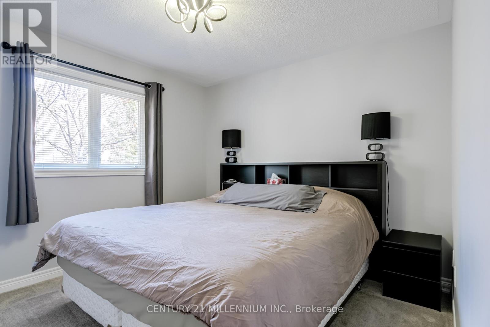 93 Samuel Crescent, Halton Hills (Georgetown), Ontario  L7G 5J3 - Photo 21 - W12951064