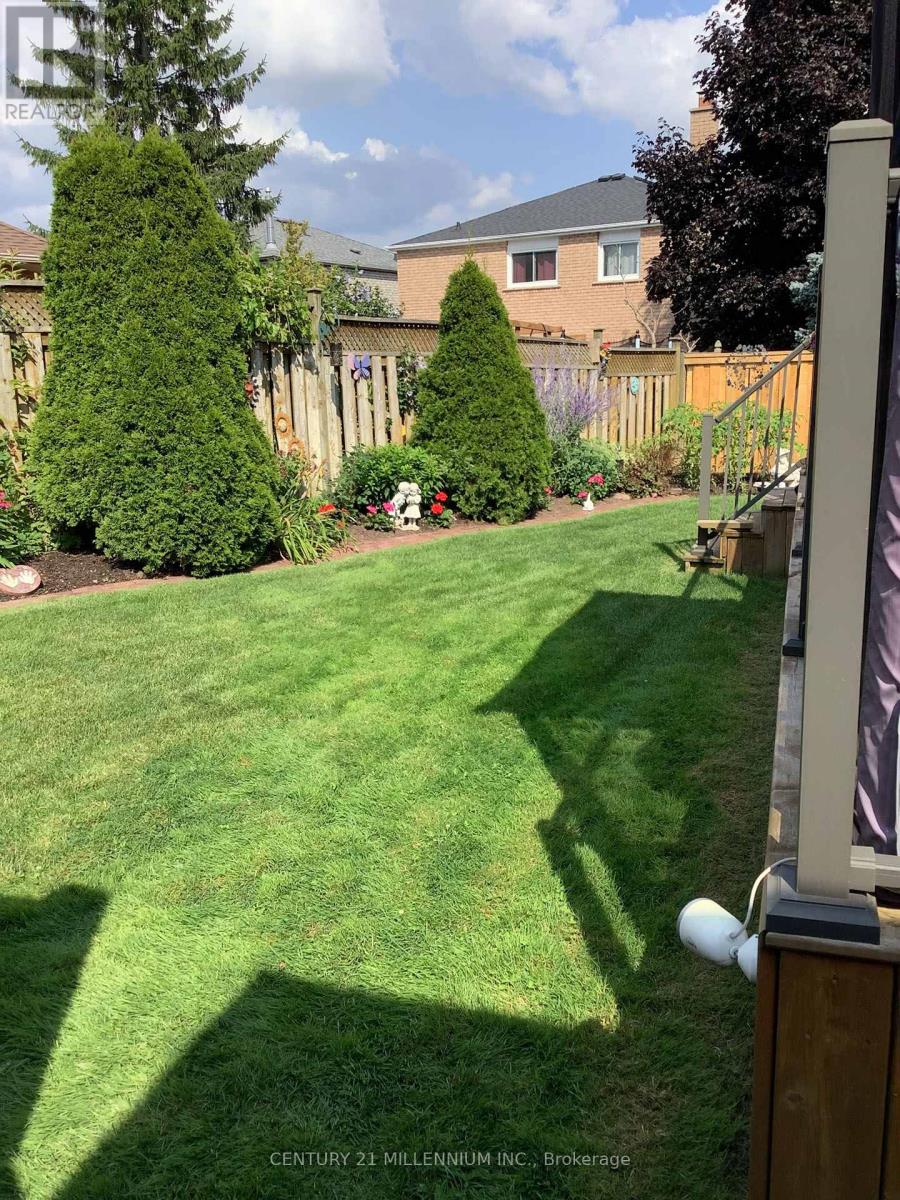 93 Samuel Crescent, Halton Hills (Georgetown), Ontario  L7G 5J3 - Photo 49 - W12951064