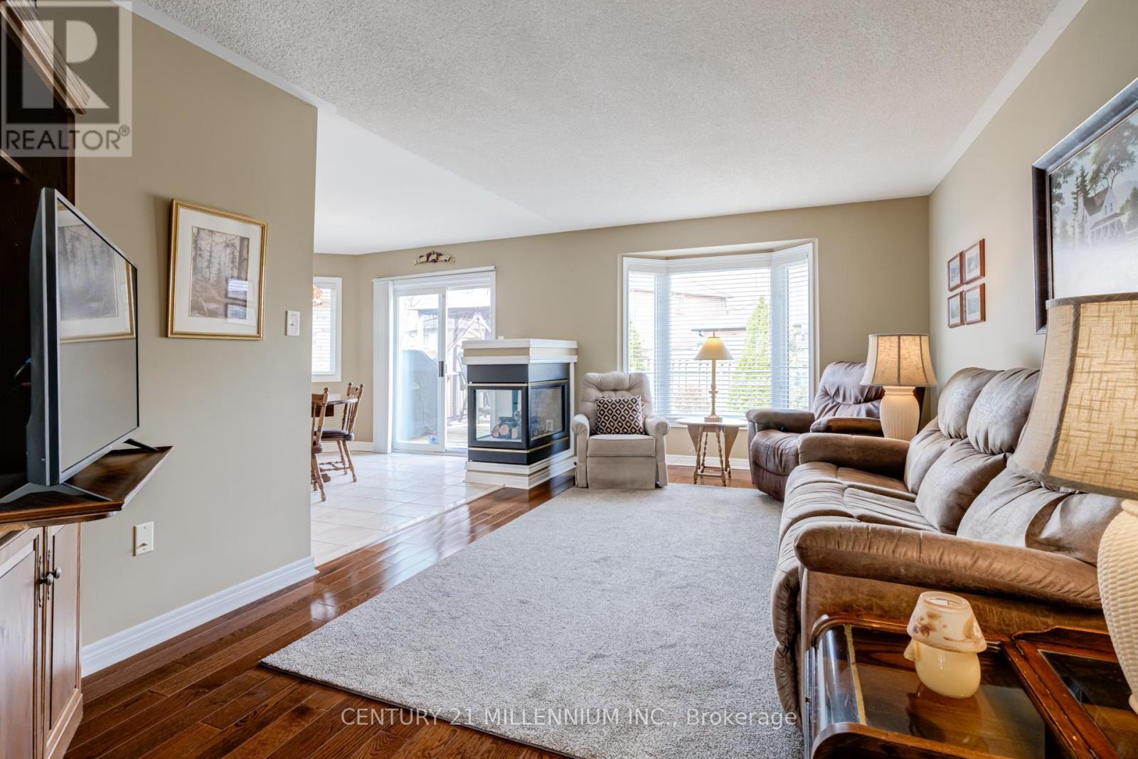 93 Samuel Crescent, Halton Hills (Georgetown), Ontario  L7G 5J3 - Photo 9 - W12951064