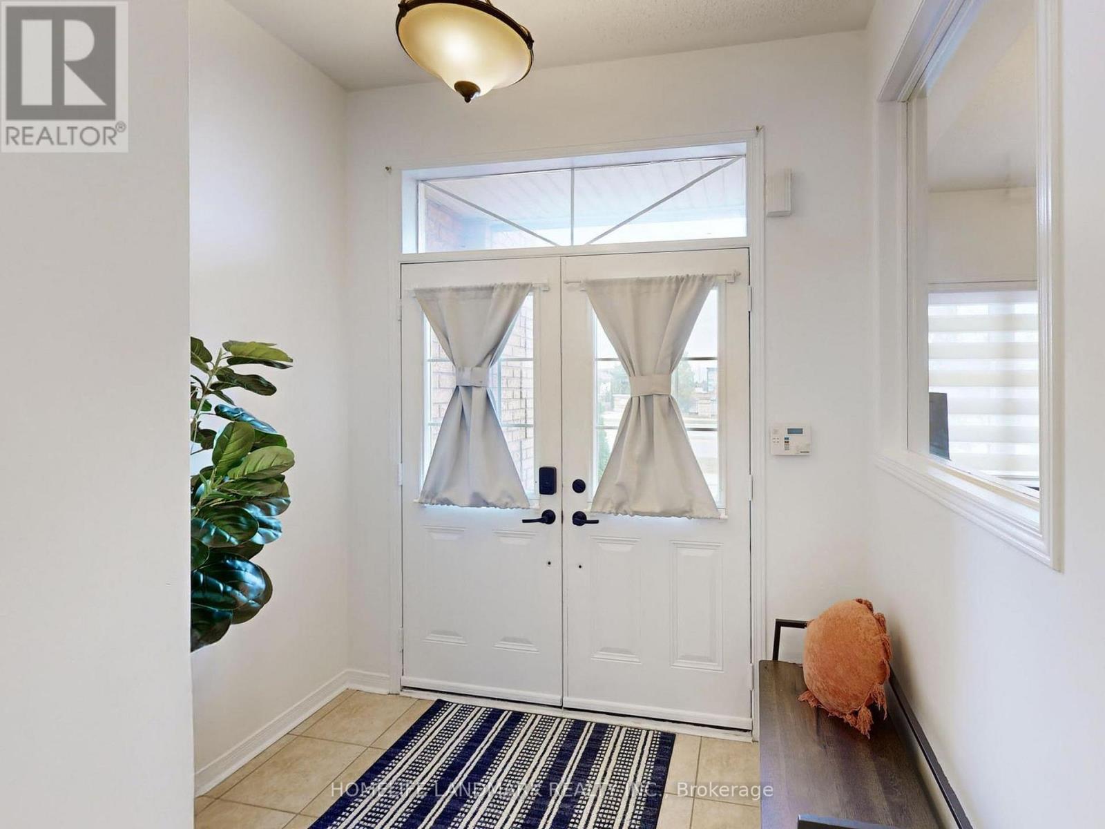 15004 Danby Road, Halton Hills (Georgetown), Ontario  L7G 0B3 - Photo 4 - W12951412