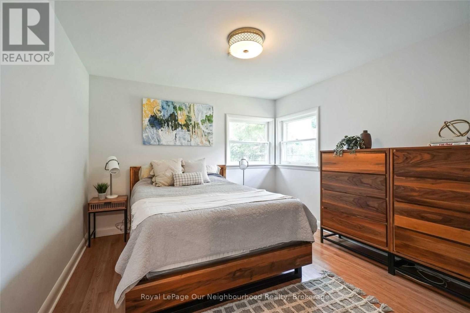 45 Main Street N, Milton (Campbellville), Ontario  L0P 1B0 - Photo 12 - W12956498