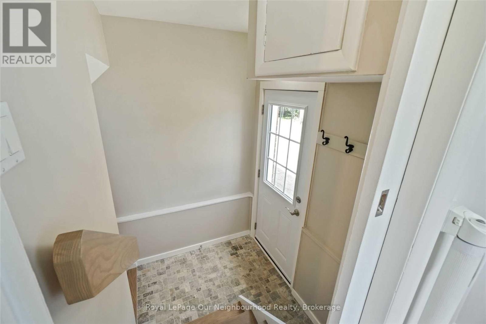 45 Main Street N, Milton (Campbellville), Ontario  L0P 1B0 - Photo 17 - W12956498