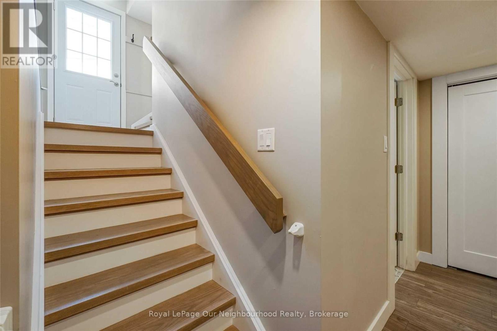 45 Main Street N, Milton (Campbellville), Ontario  L0P 1B0 - Photo 18 - W12956498