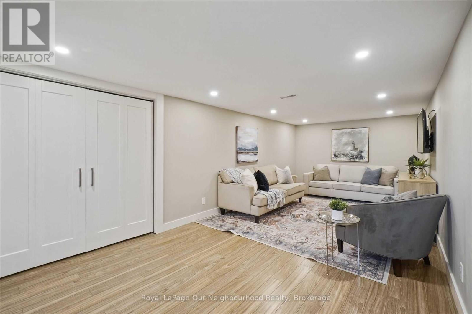 45 Main Street N, Milton (Campbellville), Ontario  L0P 1B0 - Photo 19 - W12956498