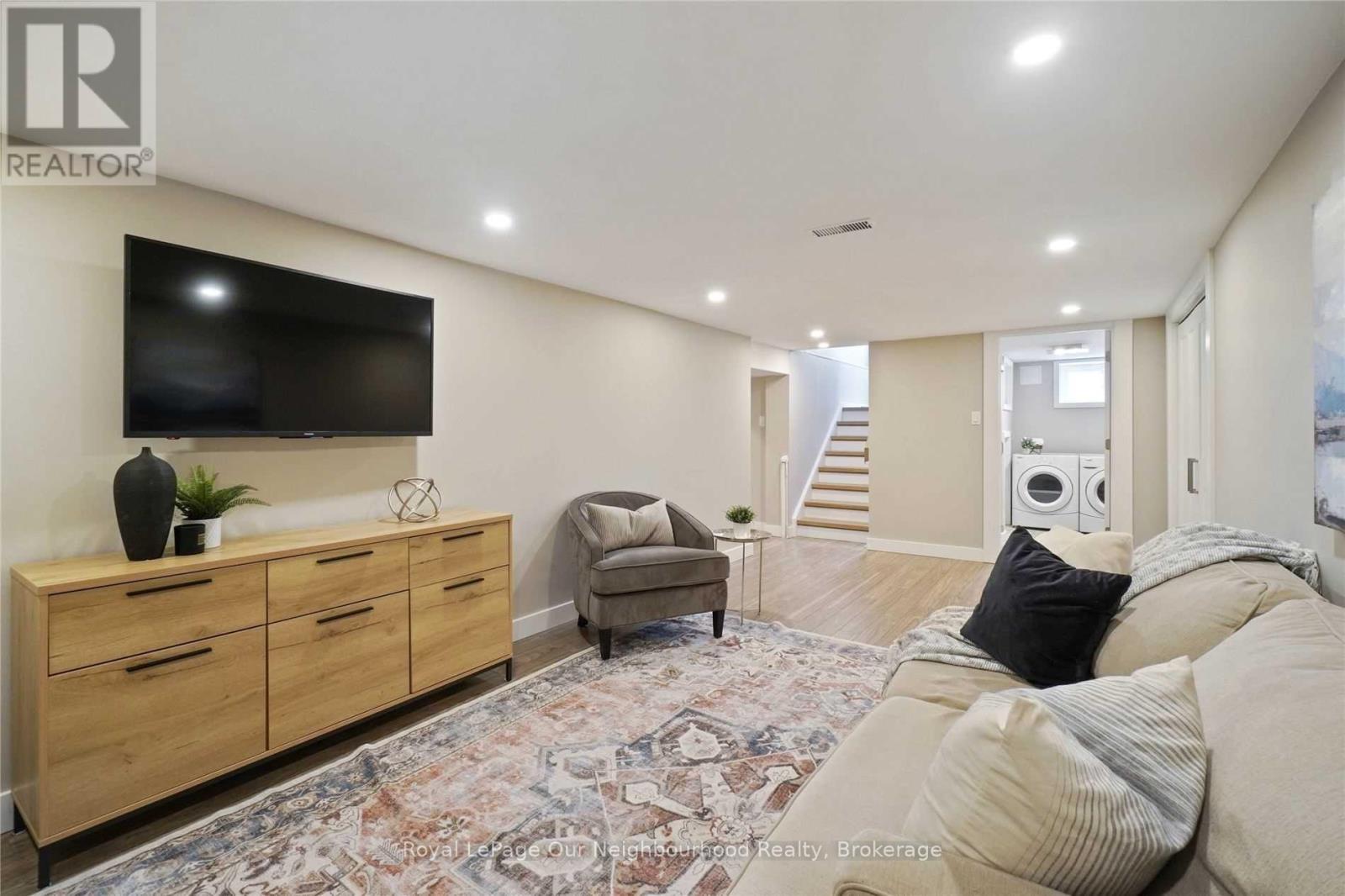 45 Main Street N, Milton (Campbellville), Ontario  L0P 1B0 - Photo 20 - W12956498