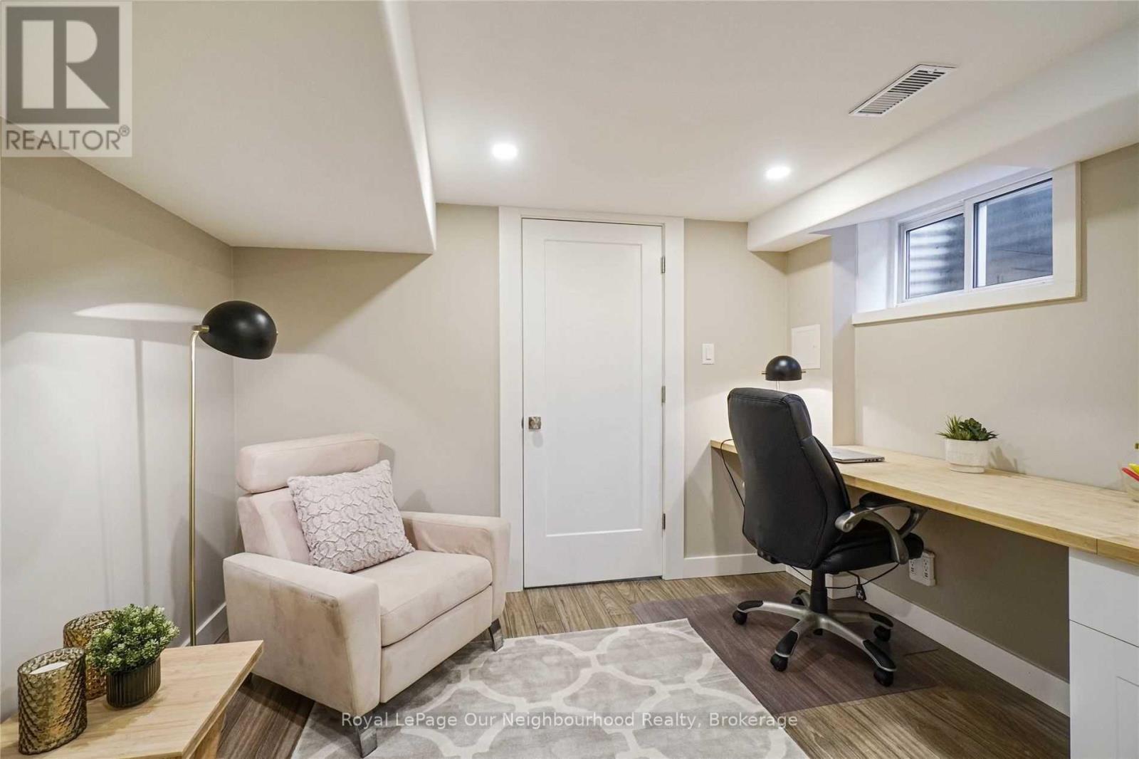 45 Main Street N, Milton (Campbellville), Ontario  L0P 1B0 - Photo 23 - W12956498