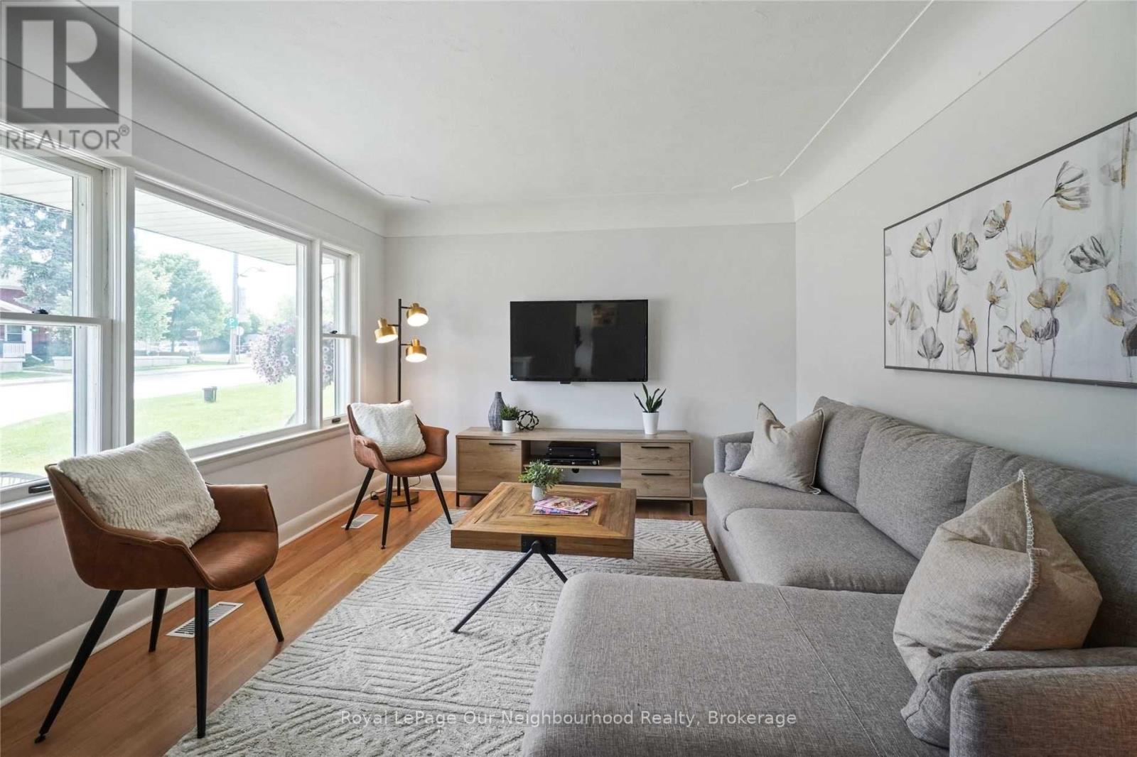 45 Main Street N, Milton (Campbellville), Ontario  L0P 1B0 - Photo 38 - W12956498