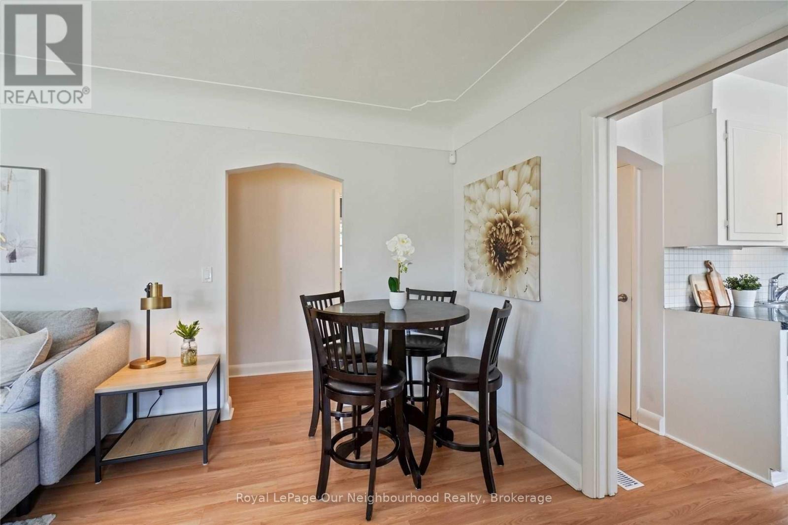 45 Main Street N, Milton (Campbellville), Ontario  L0P 1B0 - Photo 6 - W12956498