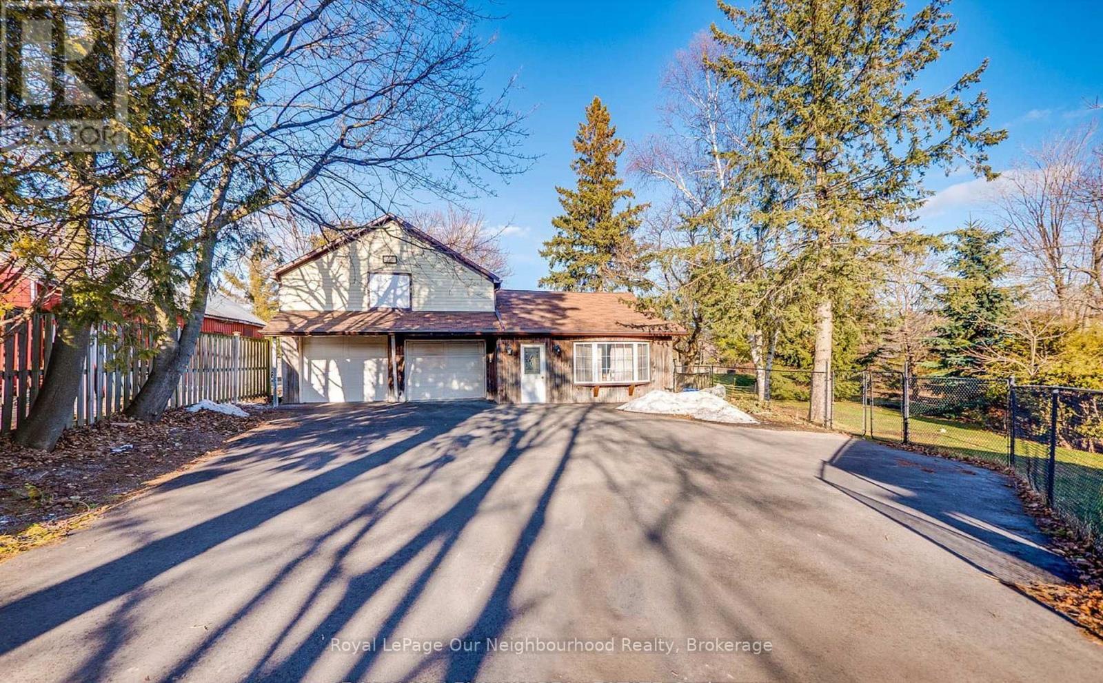 51 Main Street N, Milton (Campbellville), Ontario  L0P 1B0 - Photo 1 - W12956500