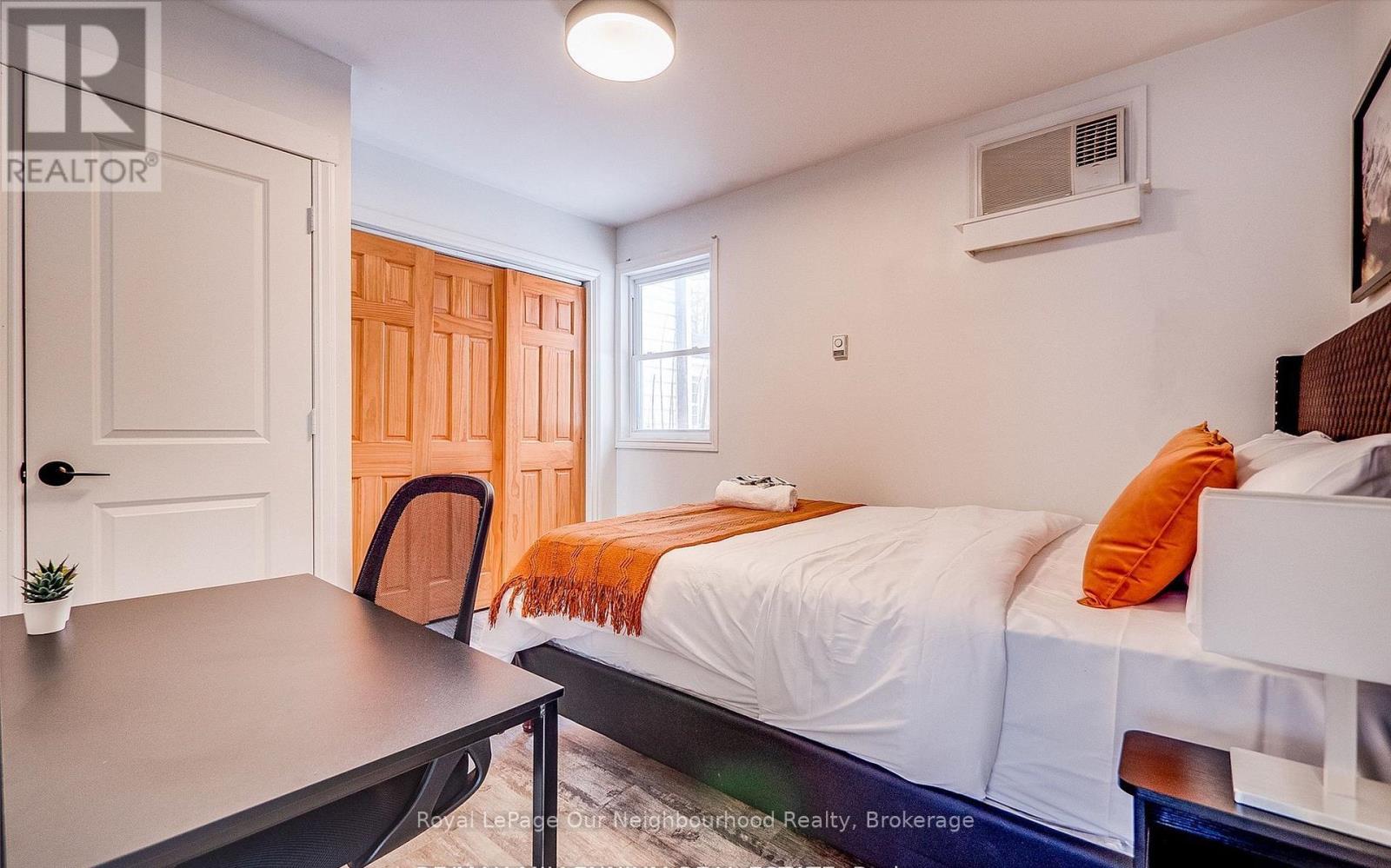 51 Main Street N, Milton (Campbellville), Ontario  L0P 1B0 - Photo 11 - W12956500