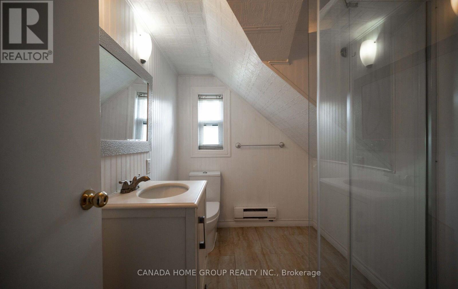 30 Main Street N, Milton (Campbellville), Ontario  L0P 1B0 - Photo 10 - W12956548