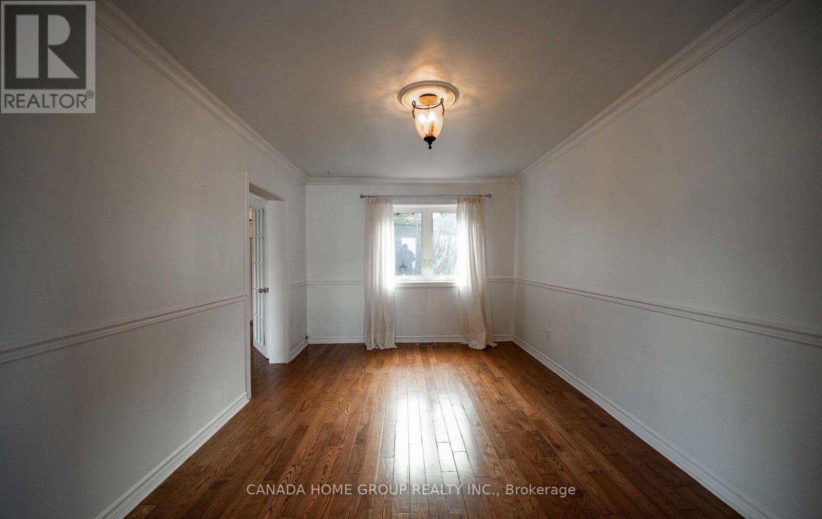 30 Main Street N, Milton (Campbellville), Ontario  L0P 1B0 - Photo 11 - W12956548