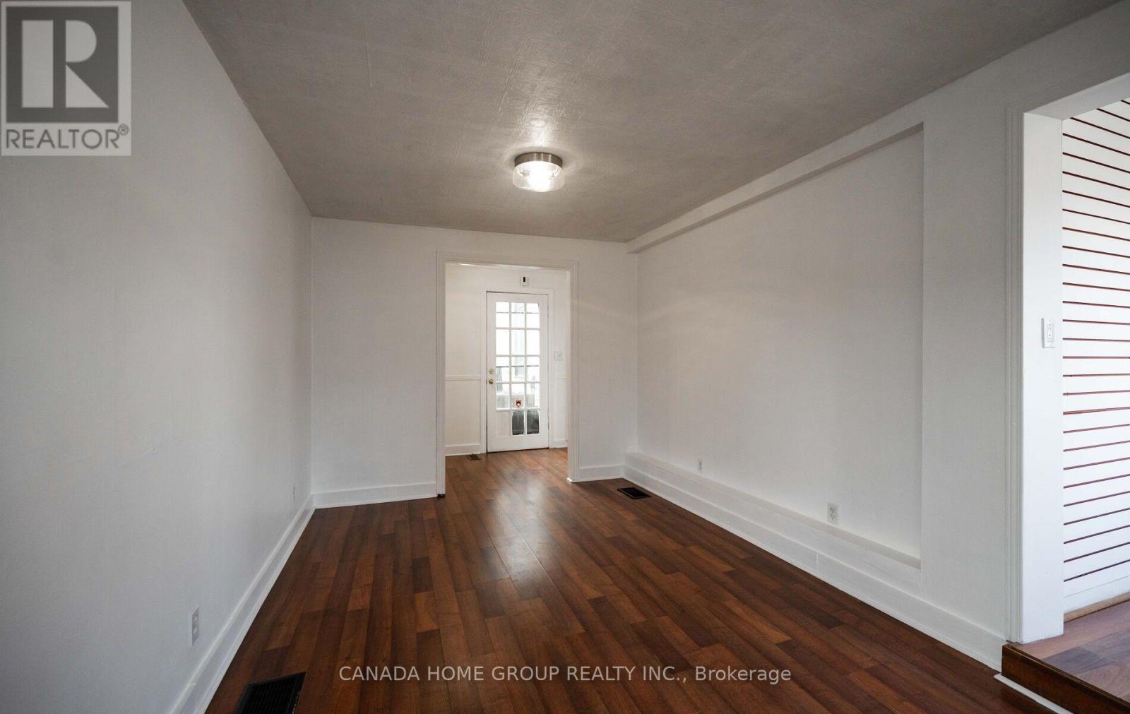 30 Main Street N, Milton (Campbellville), Ontario  L0P 1B0 - Photo 12 - W12956548