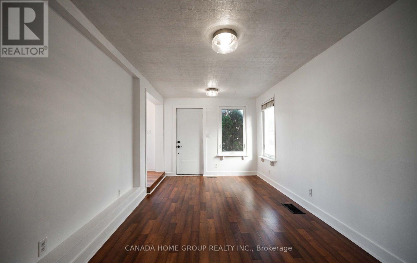 30 Main Street N, Milton (Campbellville), Ontario  L0P 1B0 - Photo 13 - W12956548