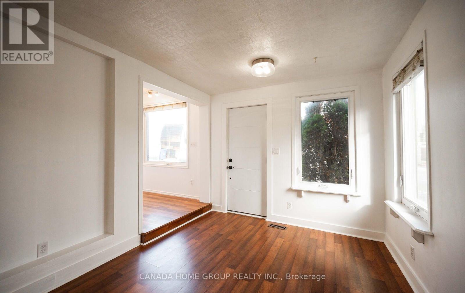 30 Main Street N, Milton (Campbellville), Ontario  L0P 1B0 - Photo 14 - W12956548