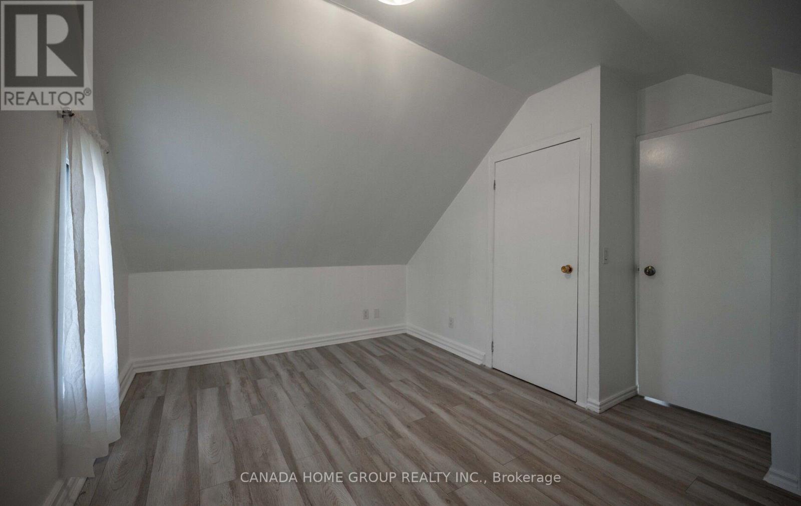 30 Main Street N, Milton (Campbellville), Ontario  L0P 1B0 - Photo 16 - W12956548