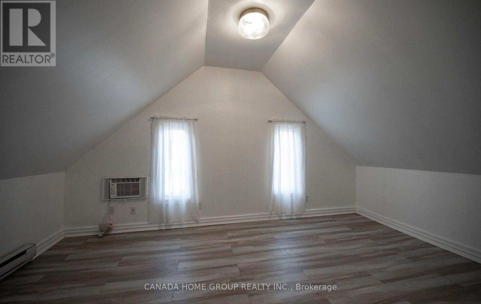 30 Main Street N, Milton (Campbellville), Ontario  L0P 1B0 - Photo 20 - W12956548