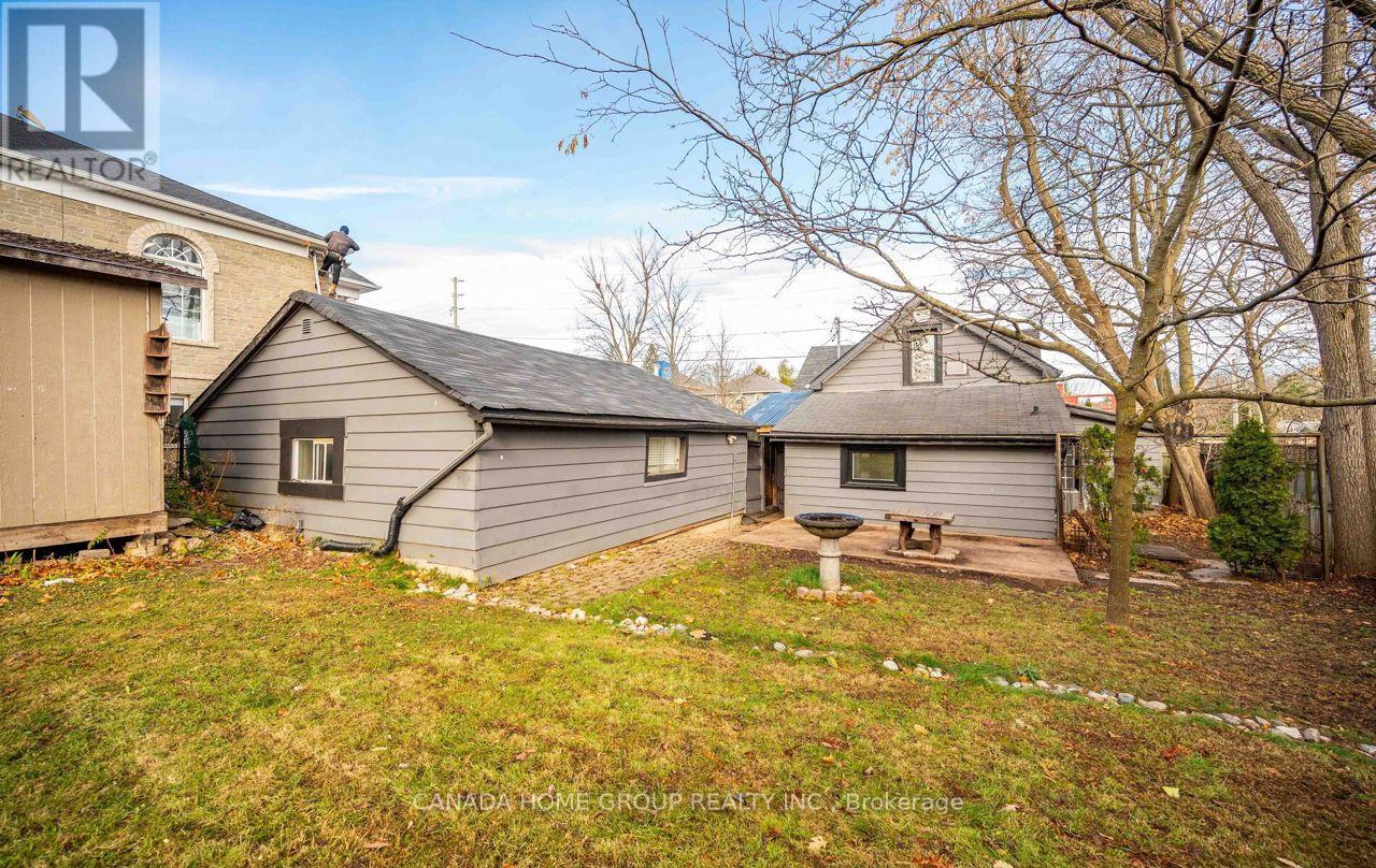 30 Main Street N, Milton (Campbellville), Ontario  L0P 1B0 - Photo 24 - W12956548