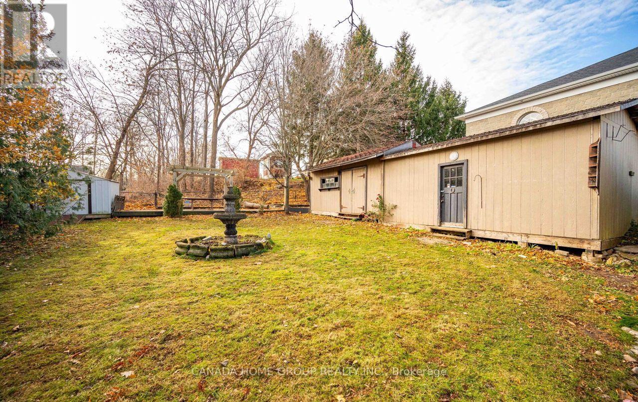 30 Main Street N, Milton (Campbellville), Ontario  L0P 1B0 - Photo 25 - W12956548