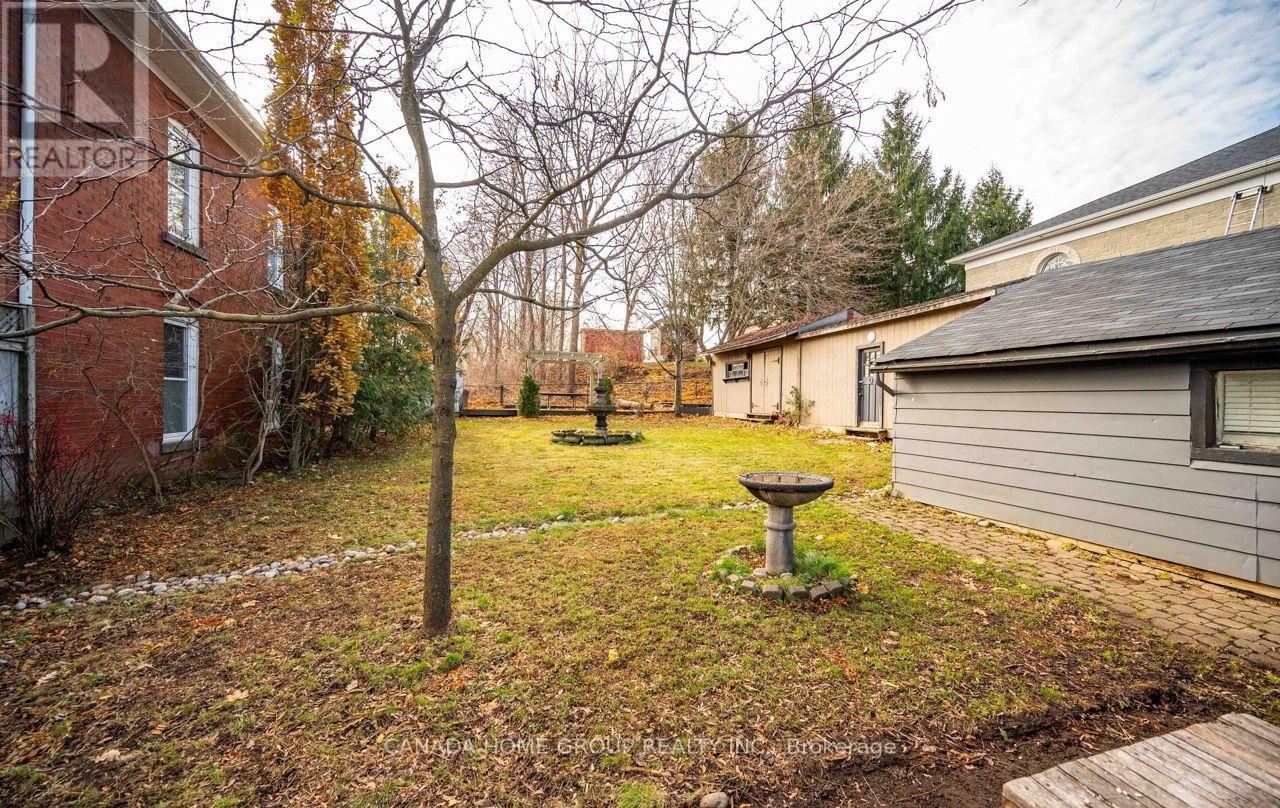 30 Main Street N, Milton (Campbellville), Ontario  L0P 1B0 - Photo 26 - W12956548