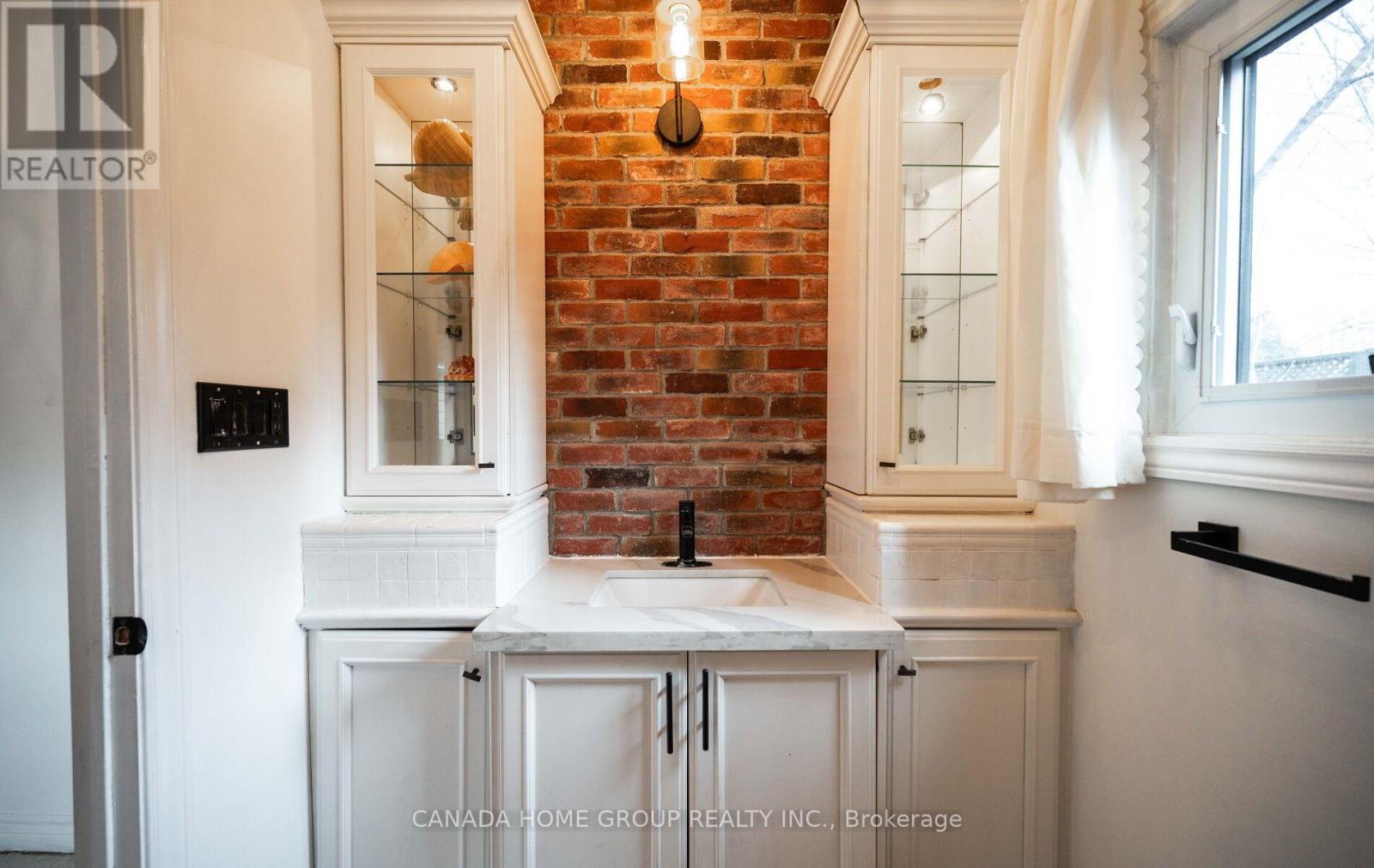 30 Main Street N, Milton (Campbellville), Ontario  L0P 1B0 - Photo 6 - W12956548