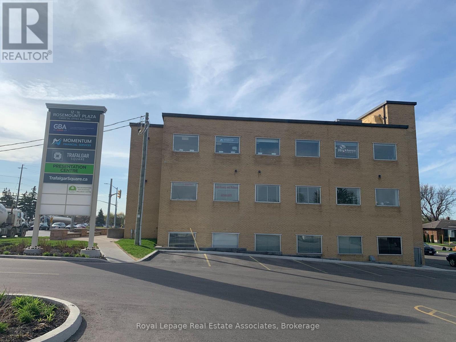 205 - 16 Mountainview Road S, Halton Hills (Georgetown), Ontario  L7G 4K3 - Photo 2 - W12958196