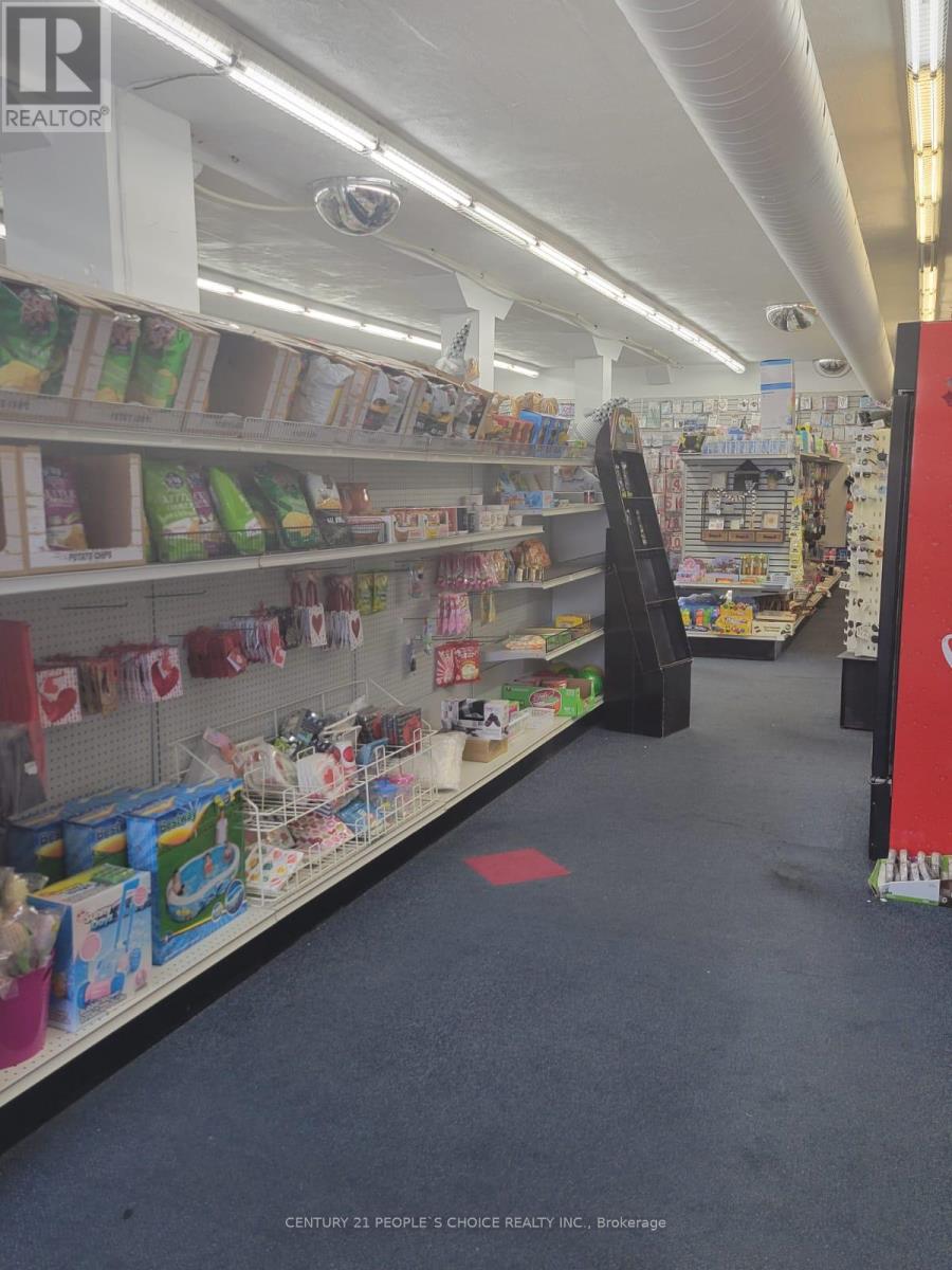 8 Main Street N, Halton Hills (Ac Acton), Ontario  L7J 1W1 - Photo 15 - W12960330