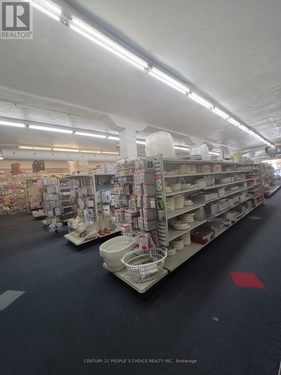 8 Main Street N, Halton Hills (Ac Acton), Ontario  L7J 1W1 - Photo 18 - W12960330