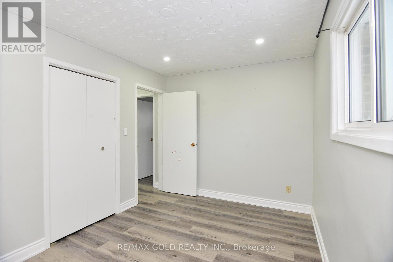 70 Greystone Crescent, Halton Hills (Georgetown), Ontario  L7G 1G9 - Photo 20 - W12960840