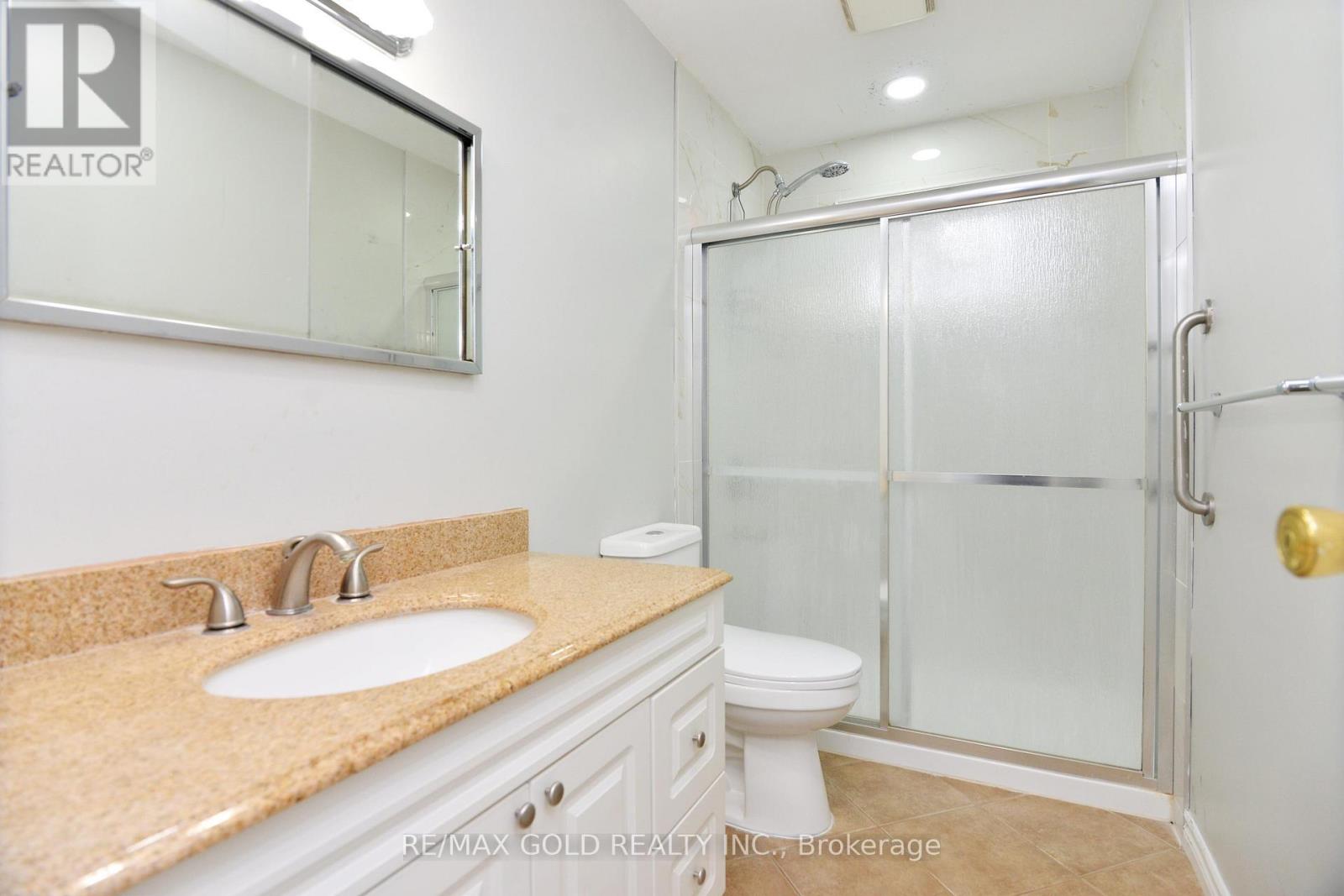 70 Greystone Crescent, Halton Hills (Georgetown), Ontario  L7G 1G9 - Photo 23 - W12960840