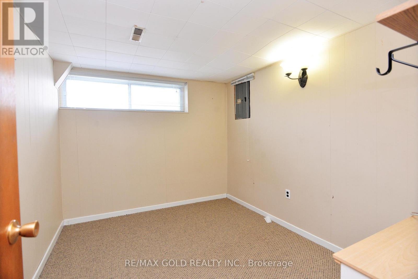 70 Greystone Crescent, Halton Hills (Georgetown), Ontario  L7G 1G9 - Photo 27 - W12960840