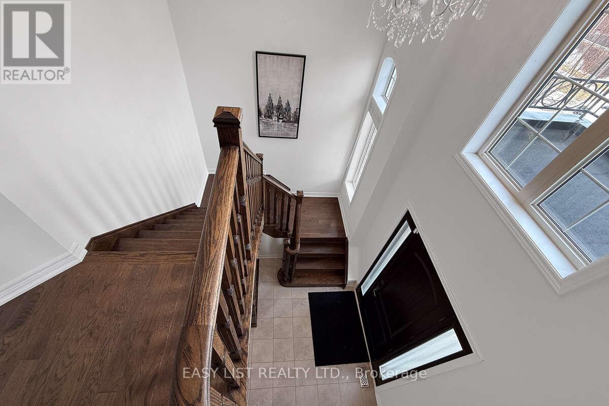 68 Jolana Crescent, Halton Hills (Georgetown), Ontario  L7G 0G4 - Photo 24 - W12962120