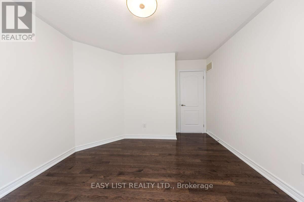 68 Jolana Crescent, Halton Hills (Georgetown), Ontario  L7G 0G4 - Photo 29 - W12962120