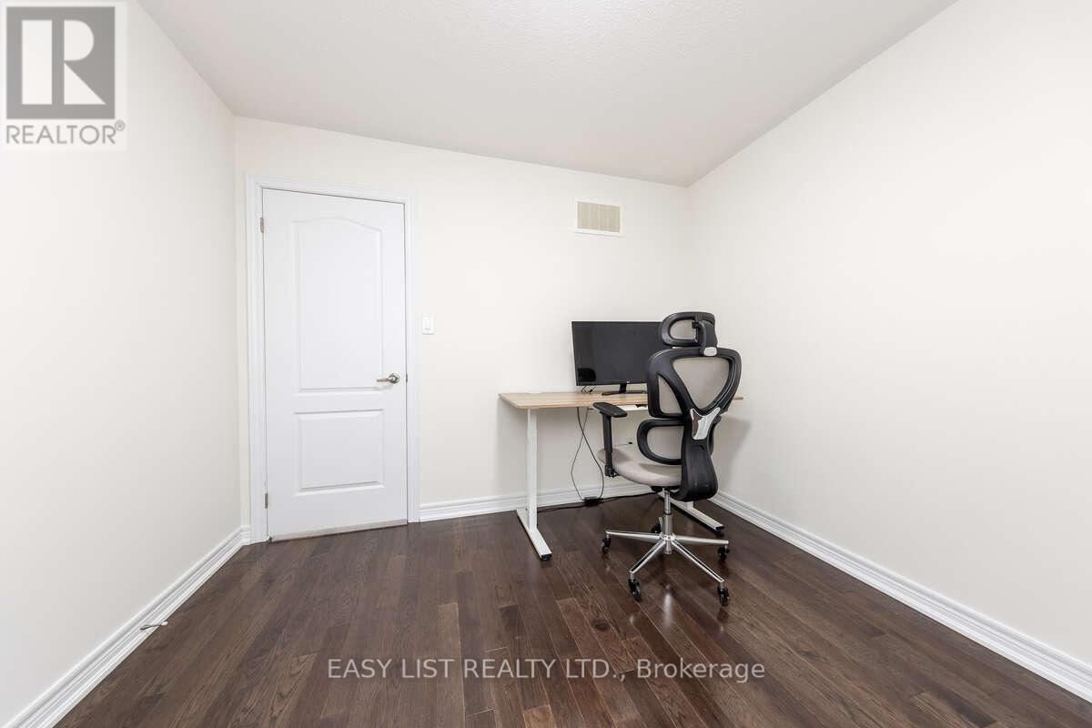 68 Jolana Crescent, Halton Hills (Georgetown), Ontario  L7G 0G4 - Photo 32 - W12962120