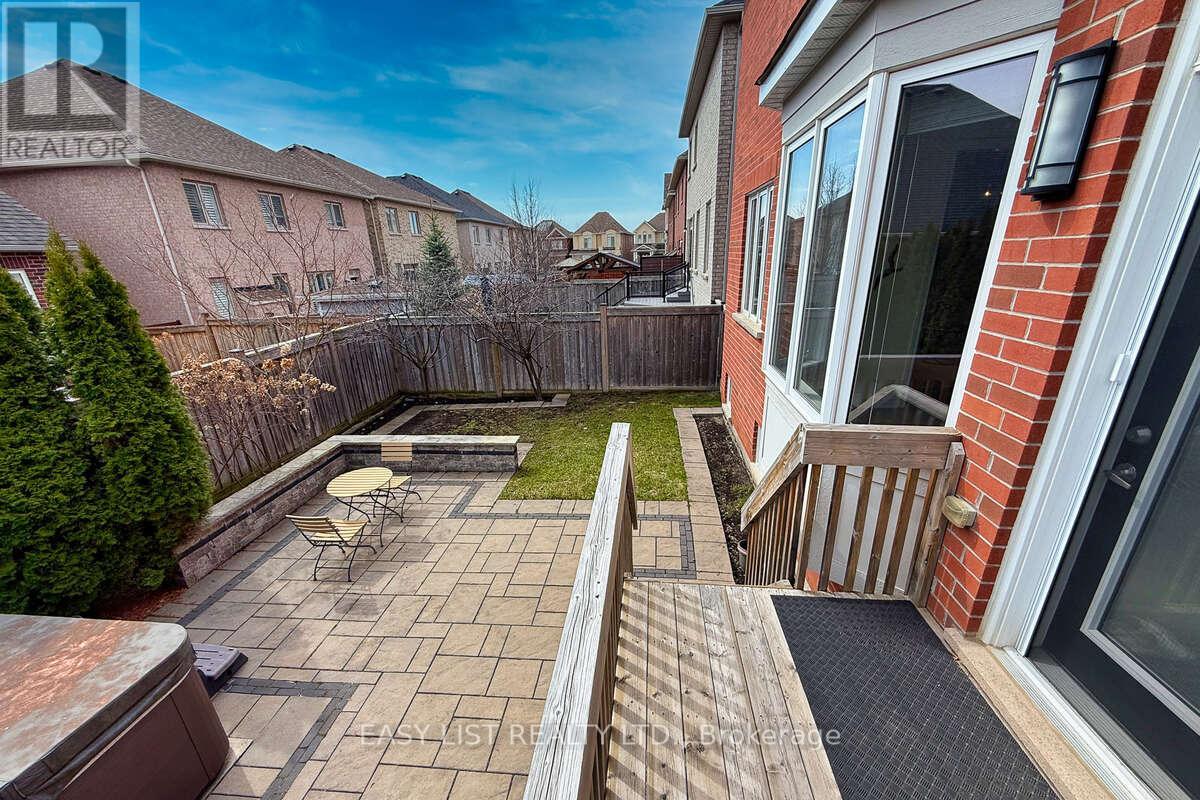 68 Jolana Crescent, Halton Hills (Georgetown), Ontario  L7G 0G4 - Photo 44 - W12962120