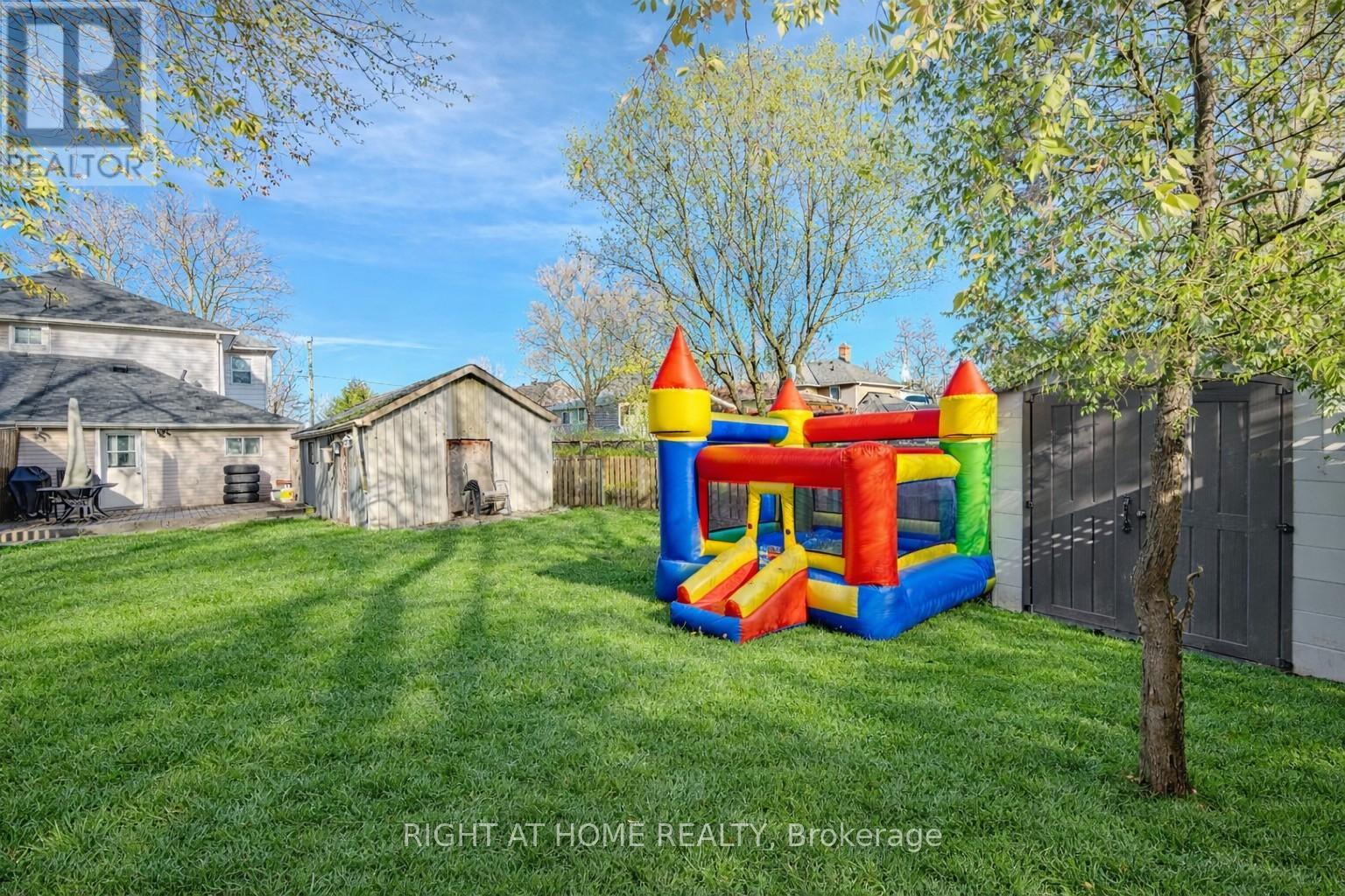 126 Poplar Avenue, Halton Hills (Ac Acton), Ontario  L7J 2E2 - Photo 1 - W12963176