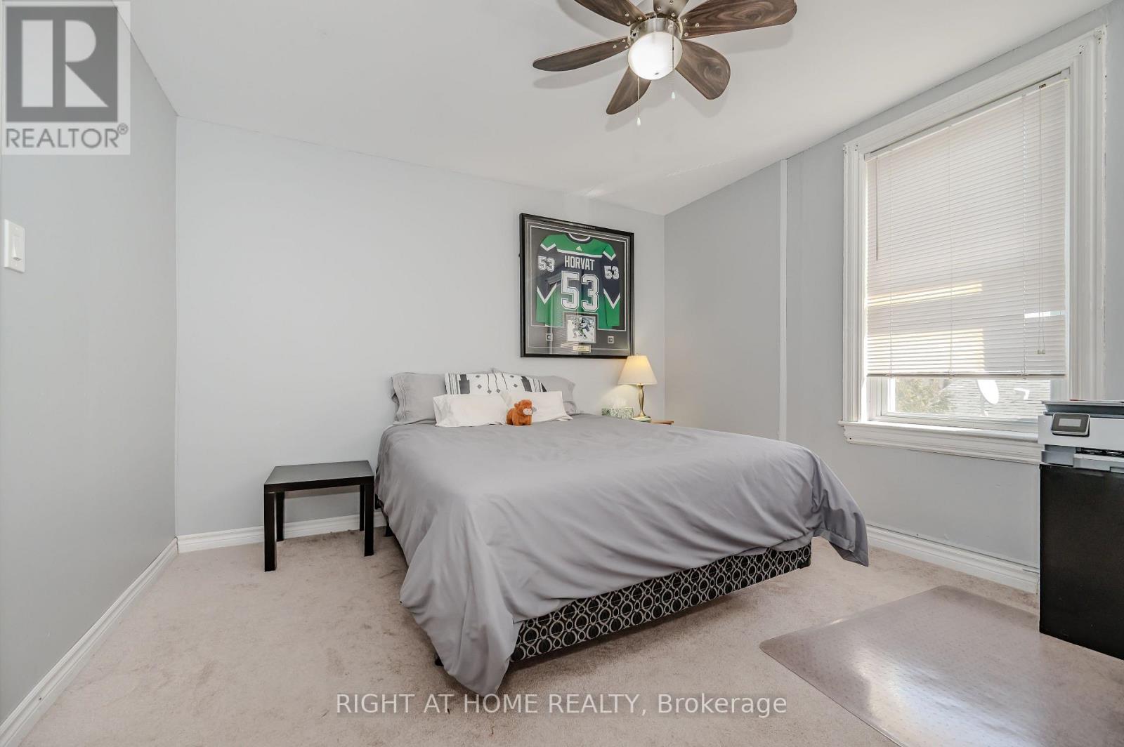 126 Poplar Avenue, Halton Hills (Ac Acton), Ontario  L7J 2E2 - Photo 16 - W12963176