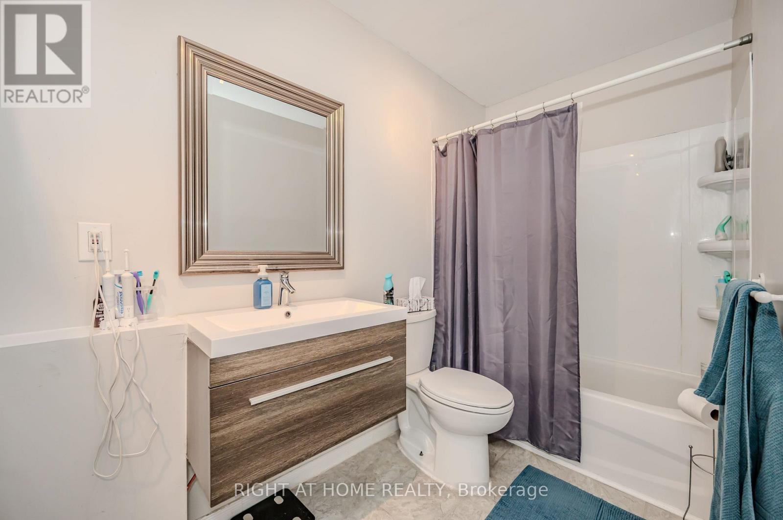 126 Poplar Avenue, Halton Hills (Ac Acton), Ontario  L7J 2E2 - Photo 17 - W12963176