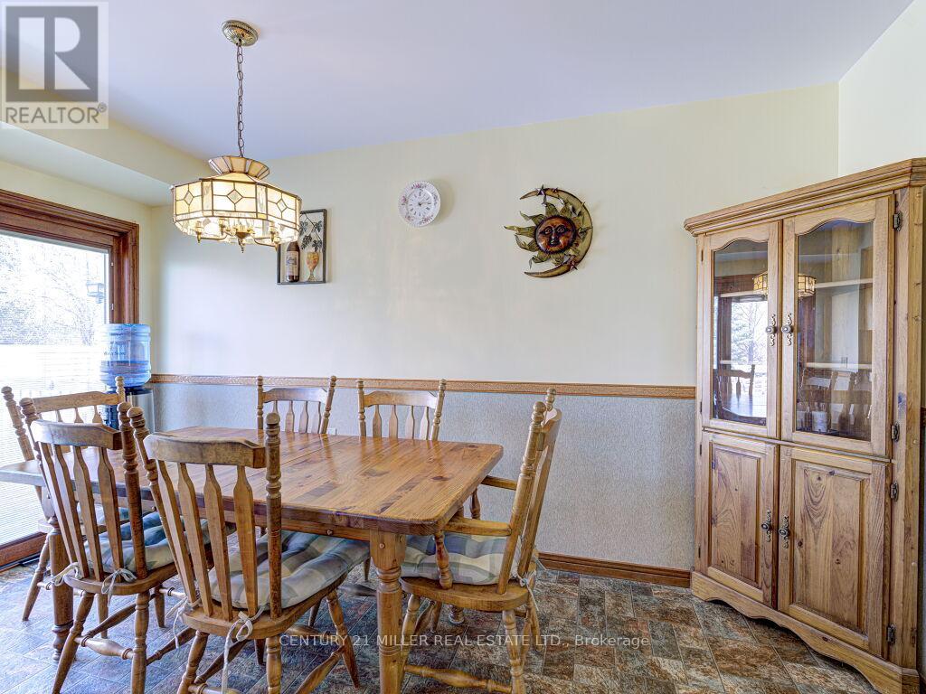 11331 Amos Drive, Milton (Brookville/haltonville), Ontario  L0P 1B0 - Photo 11 - W12963328