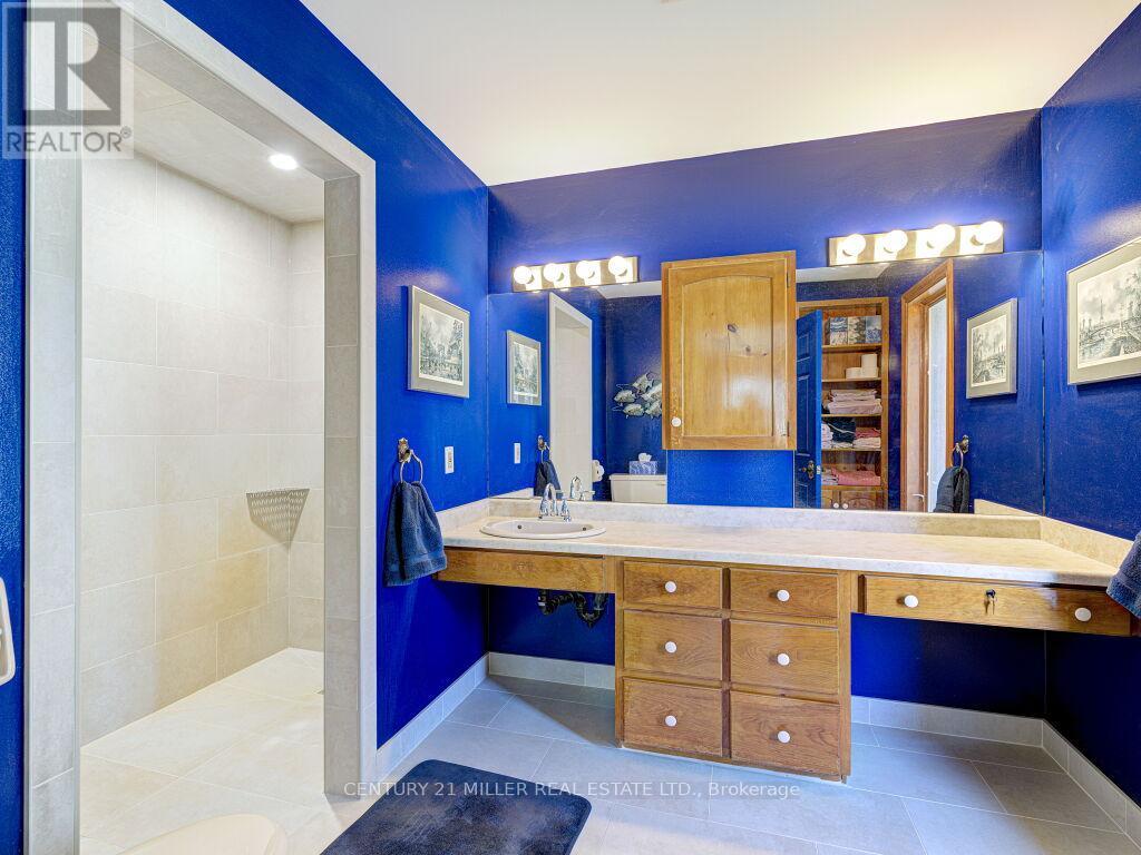 11331 Amos Drive, Milton (Brookville/haltonville), Ontario  L0P 1B0 - Photo 25 - W12963328