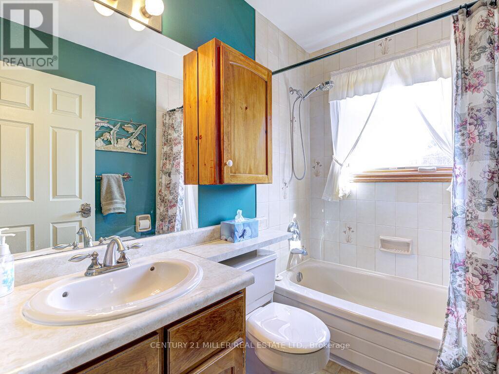 11331 Amos Drive, Milton (Brookville/haltonville), Ontario  L0P 1B0 - Photo 29 - W12963328