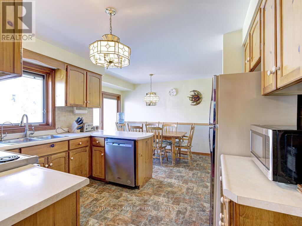 11331 Amos Drive, Milton (Brookville/haltonville), Ontario  L0P 1B0 - Photo 8 - W12963328