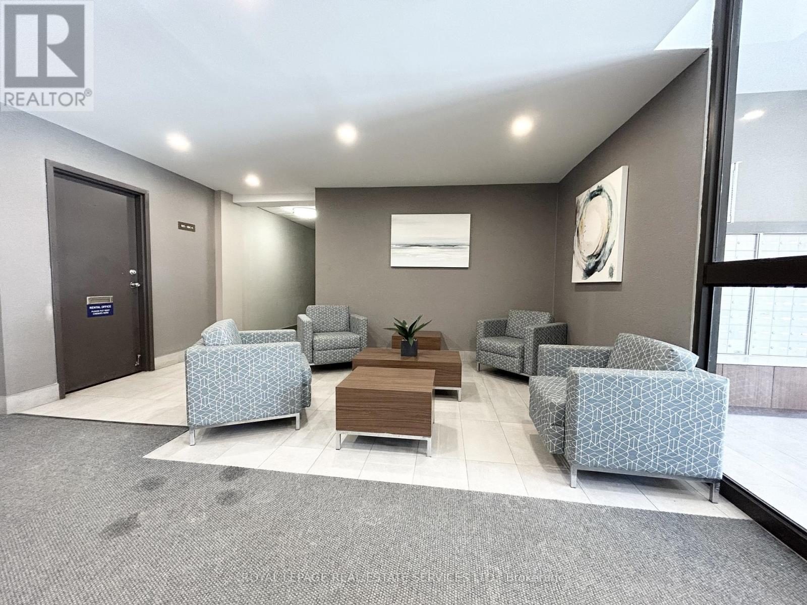 809 - 62 Park Avenue, Halton Hills (Georgetown), Ontario  L7G 4Z1 - Photo 2 - W12966524