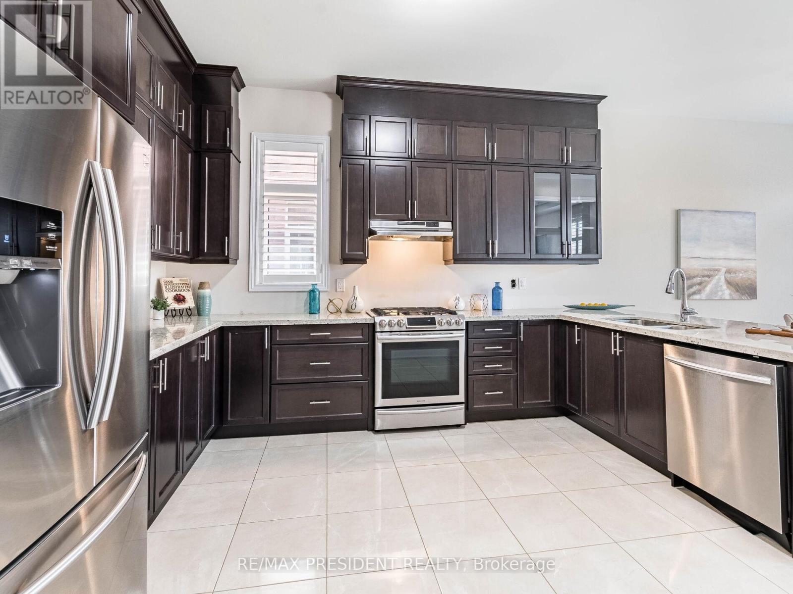 16 Monarch Drive, Halton Hills (Georgetown), Ontario  L7G 0M6 - Photo 17 - W12967696