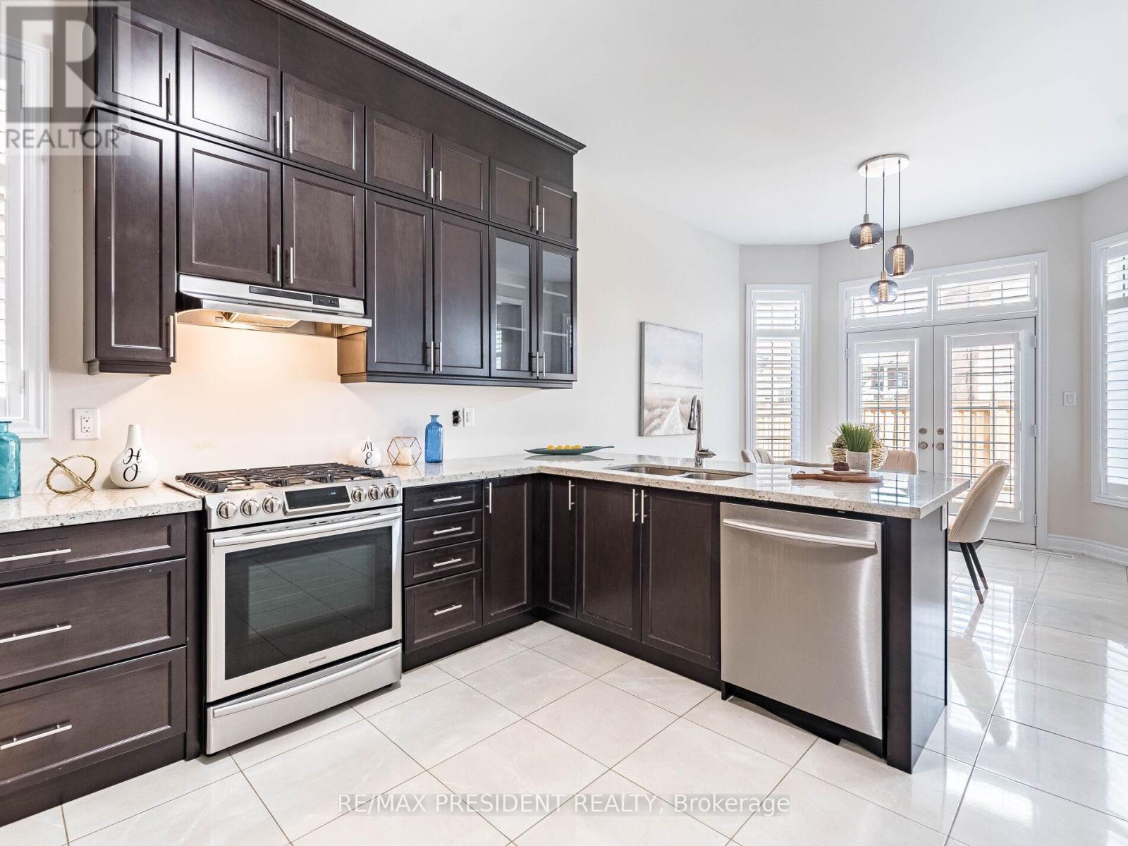 16 Monarch Drive, Halton Hills (Georgetown), Ontario  L7G 0M6 - Photo 19 - W12967696